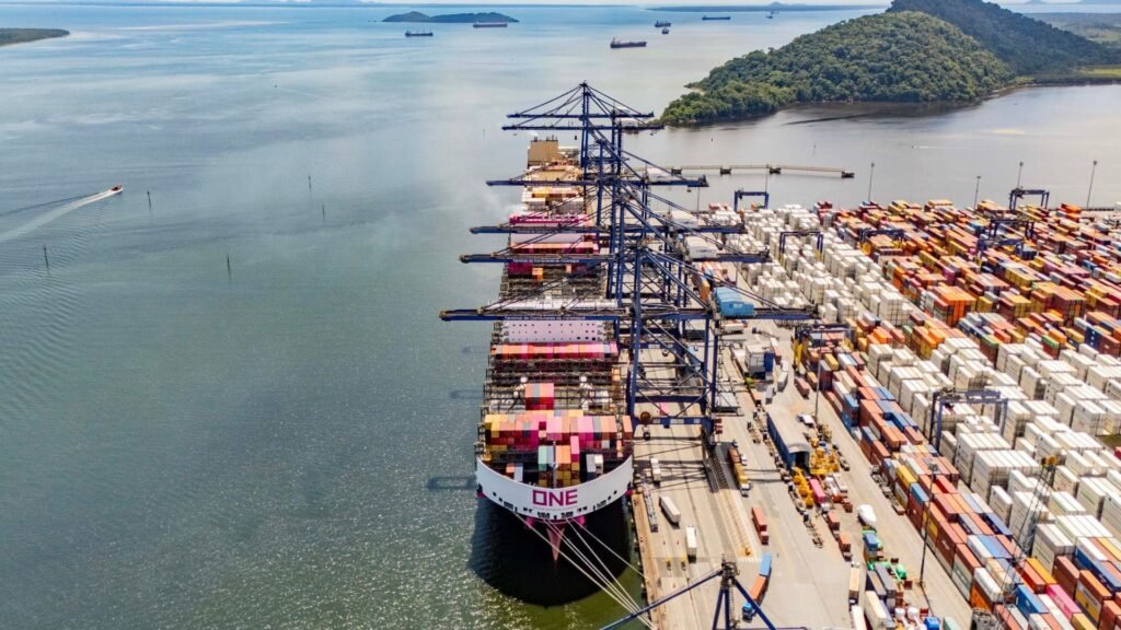 Foto: Claudio Neves/Portos do Paraná.